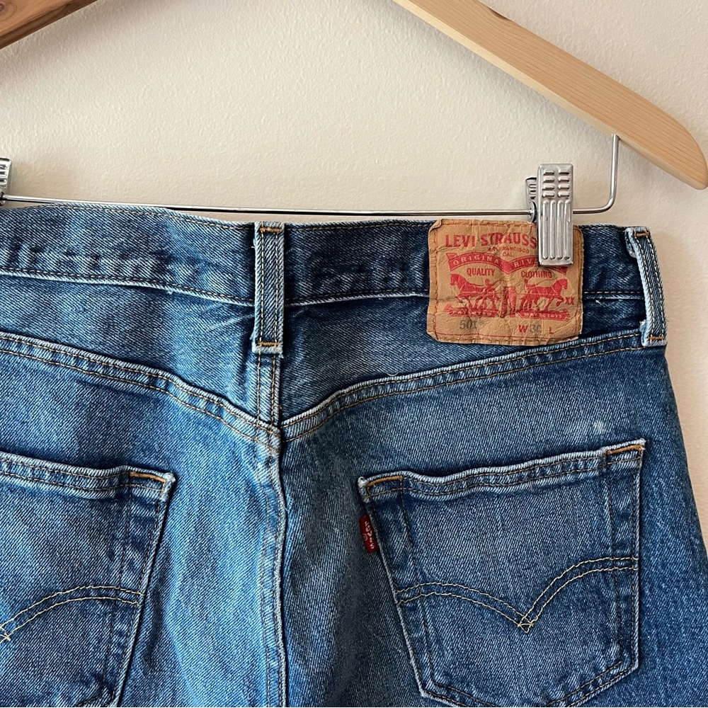 Levi’s 501 Jean Denim Shorts Bermuda Knee Length Jort Boyfriend Size 30 Vintage - Picture 4 of 7